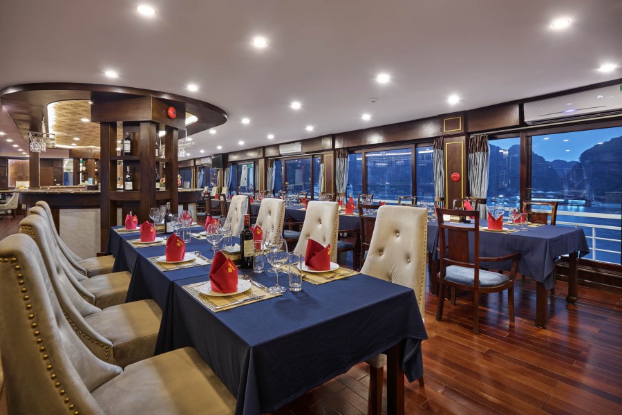 Halong Alisa Cruise Restaurant 1.jpeg